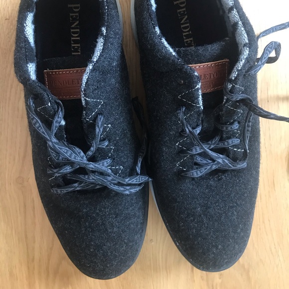 NIB Pendleton charcoal wool runner shoes. - Picture 2 of 8